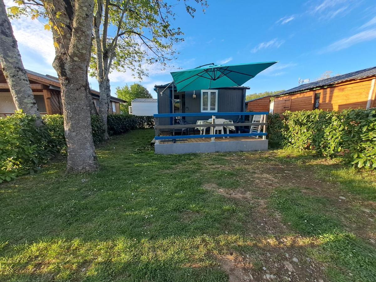 Hotel Chalet Pour 5 Personnes Equipe Sur Emplacement Privatif Dans Camping 4 Etoiles Appartenant Et Gere Par Un Particulier Foix Zewnętrze zdjęcie