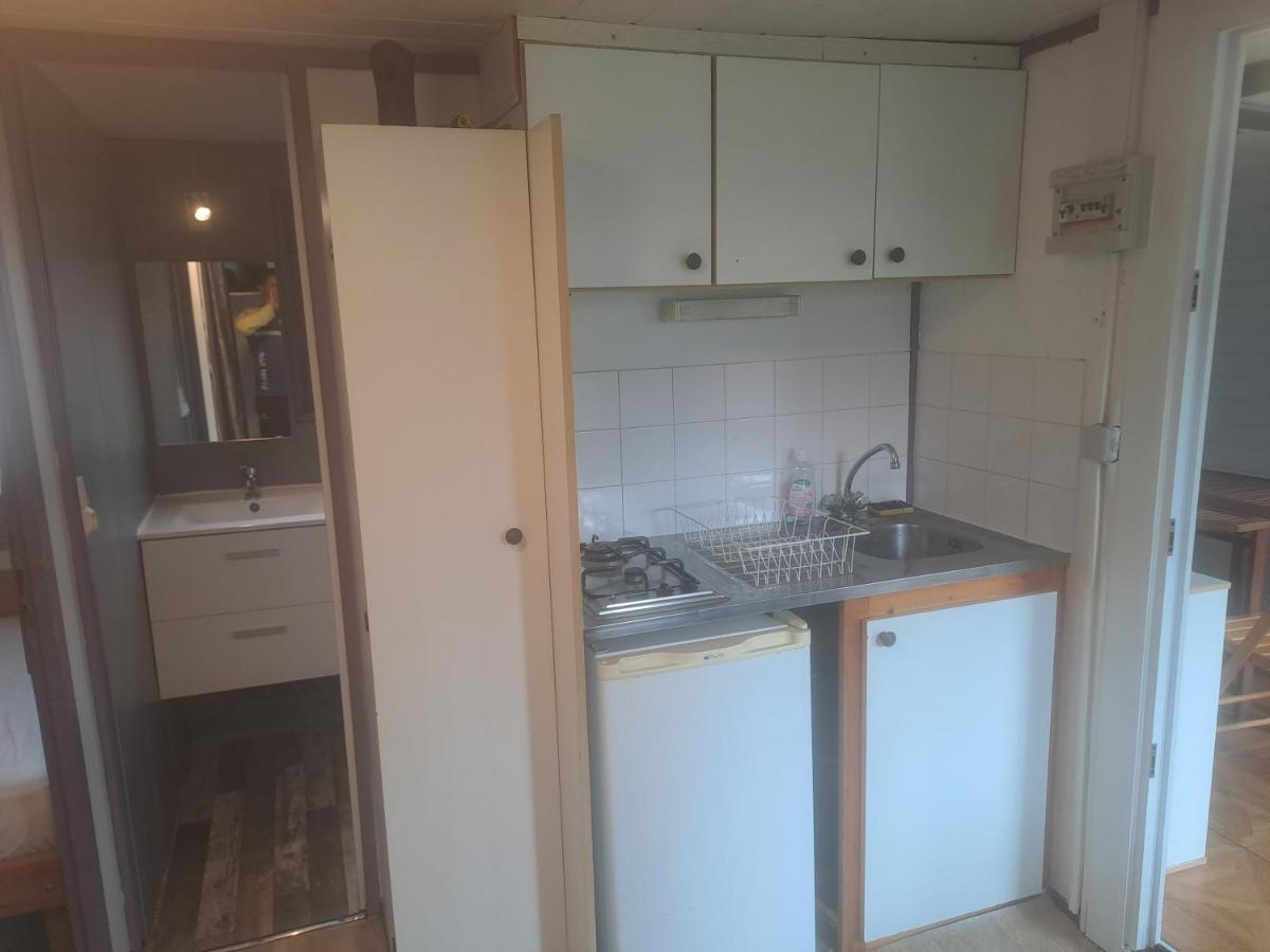 Hotel Chalet Pour 5 Personnes Equipe Sur Emplacement Privatif Dans Camping 4 Etoiles Appartenant Et Gere Par Un Particulier Foix Zewnętrze zdjęcie