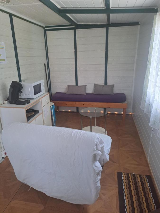 Hotel Chalet Pour 5 Personnes Equipe Sur Emplacement Privatif Dans Camping 4 Etoiles Appartenant Et Gere Par Un Particulier Foix Zewnętrze zdjęcie